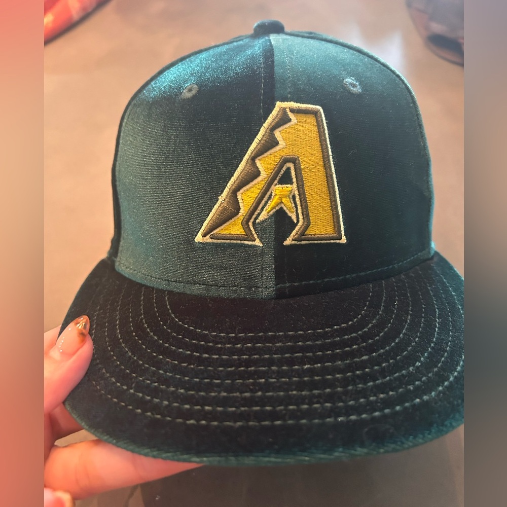 MLB Arizona Diamondbacks Dark Green Velvet and Gold logo fitted hat 7 1/4